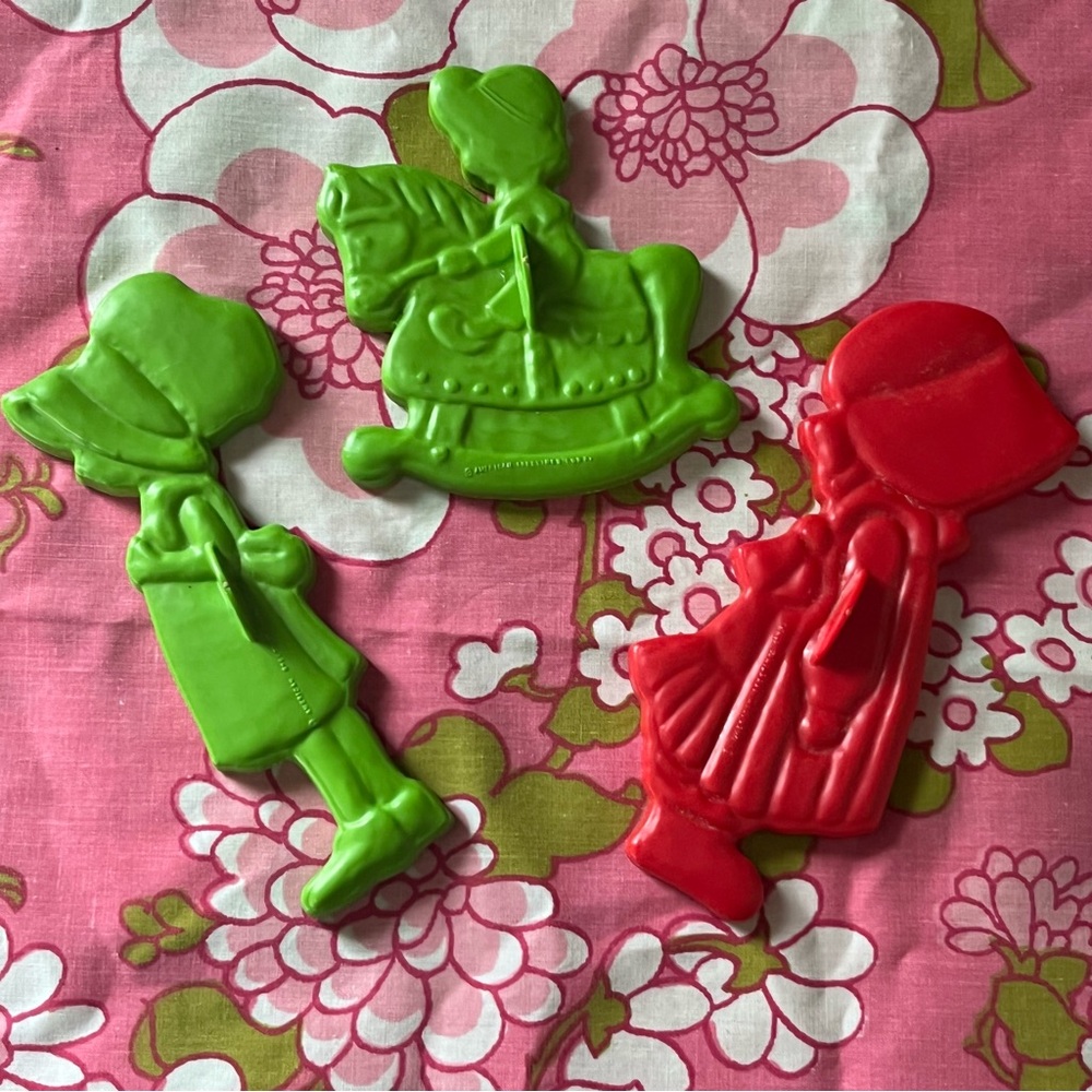 Holly Hobbie Cookie Cutters Vintage American Greetings Set of 3 - Picture 2 of 11